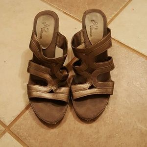 Metallic gold 2 inch heels