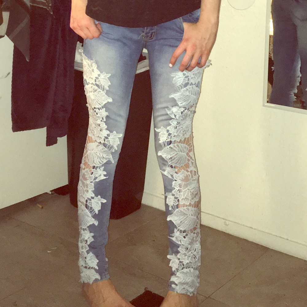 Cute size five lace skinny jeans