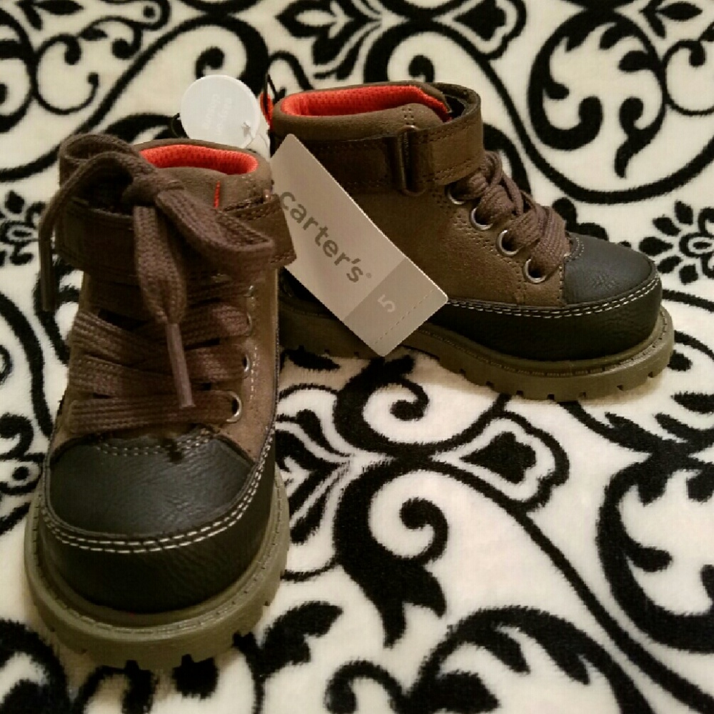 BRAND NEW Carter's NWT Ronald Boots Sz 5