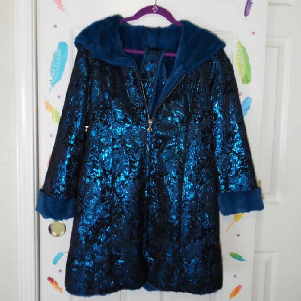 Iman reversible coat in size small