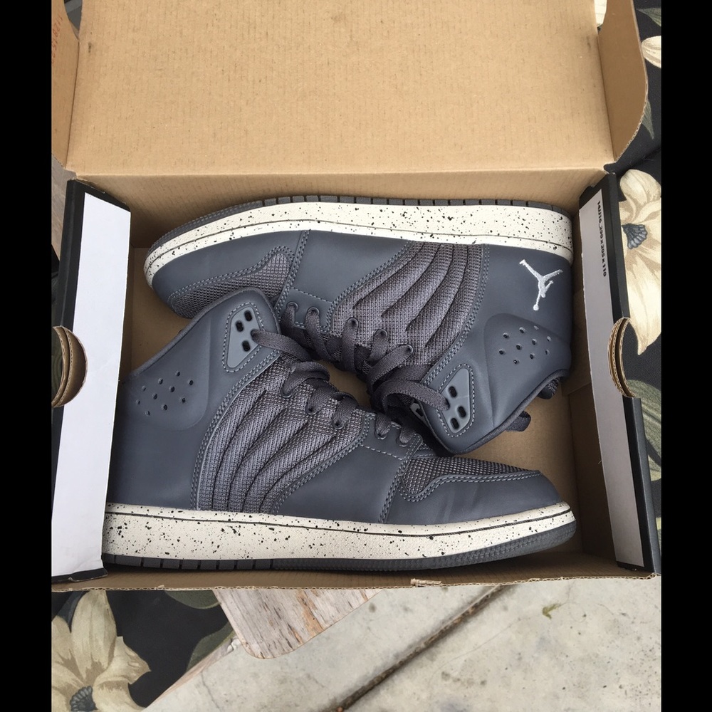 Air Jordan 1 Flight 4