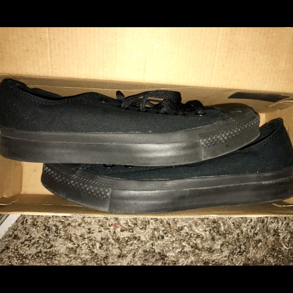 Black All Star Converse Low