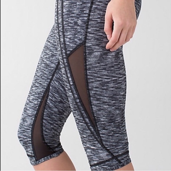 lululemon athletica Pants - Lululemon drop it likes it hot crop