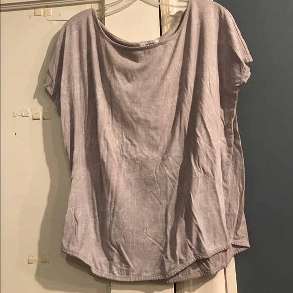 Kira Brand- Flowy Top - Picture 1 of 1