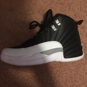 Jordan 12 playoff edition