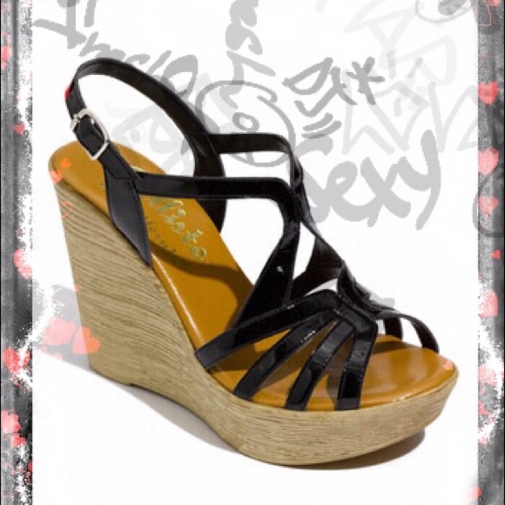 "NWOT" Calisto California patent leather wedges😍