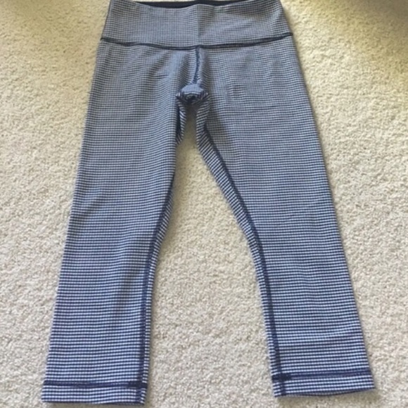 lululemon athletica Pants - LULULEMON NAVY GINGHAM CROP LEGGINGS