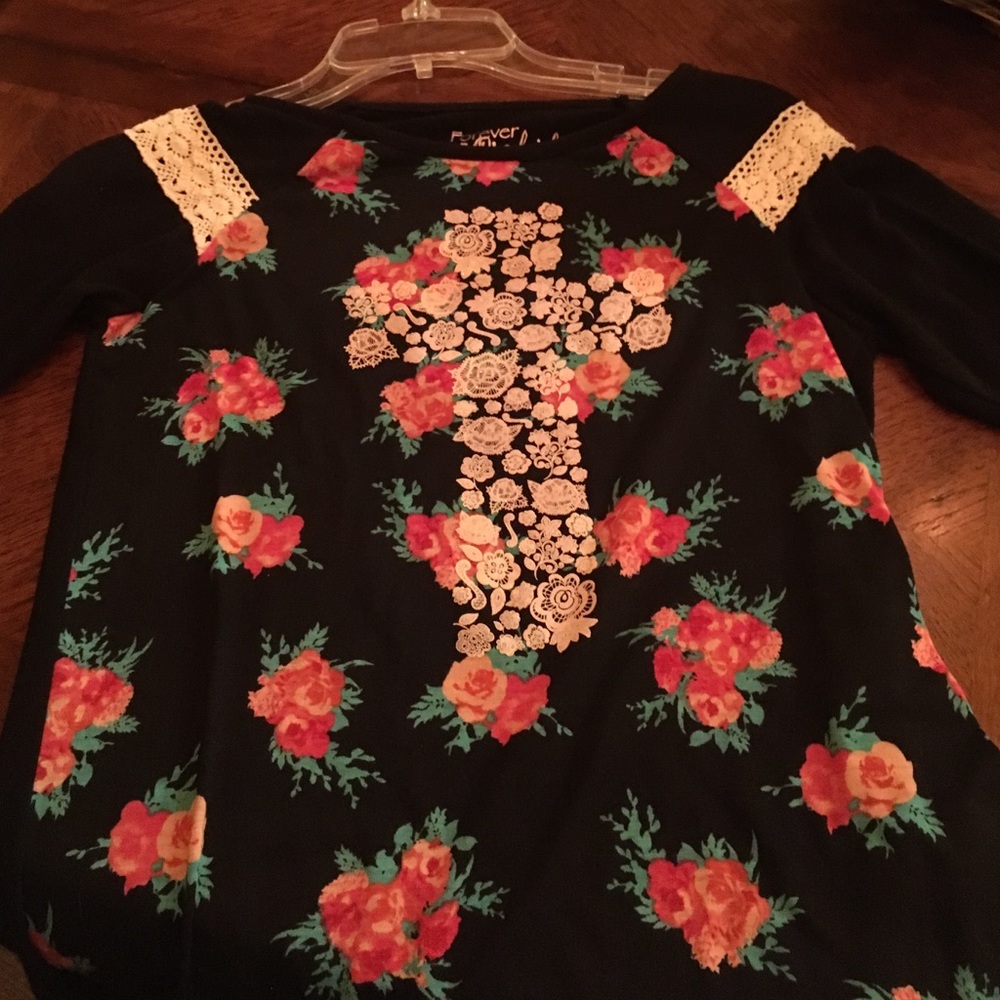 Black quarter sleeve