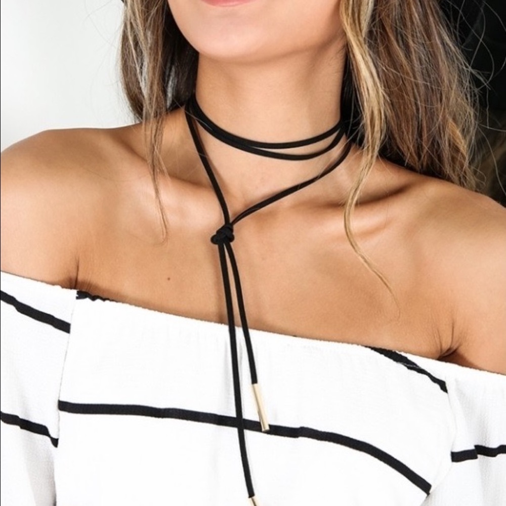 Wrap around chocker