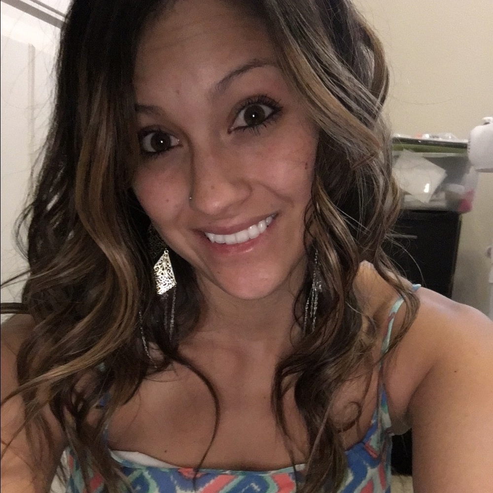 Meet your Posher, Monica
