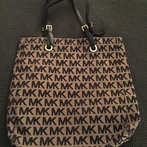 Michael kors tote