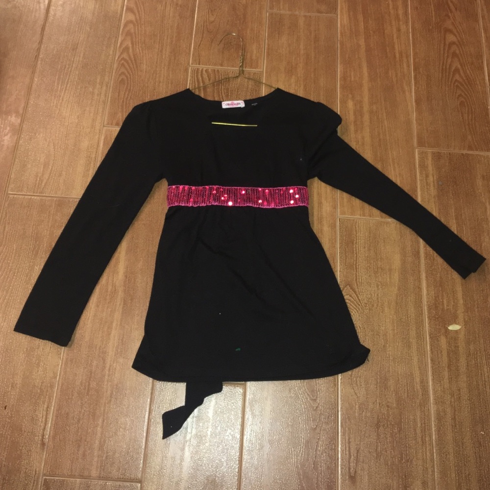Black long sleeve shirt