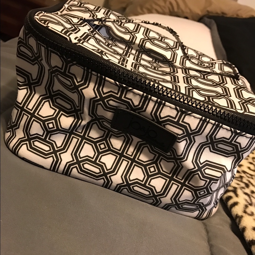 Jo&jo company makeup train case