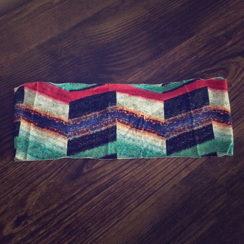 10/$20 SALE -- Handmade Chevron Stretch Headband - Picture 2 of 4
