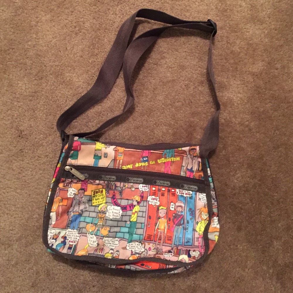 Cute and casual LeSportsac purse with a fun print