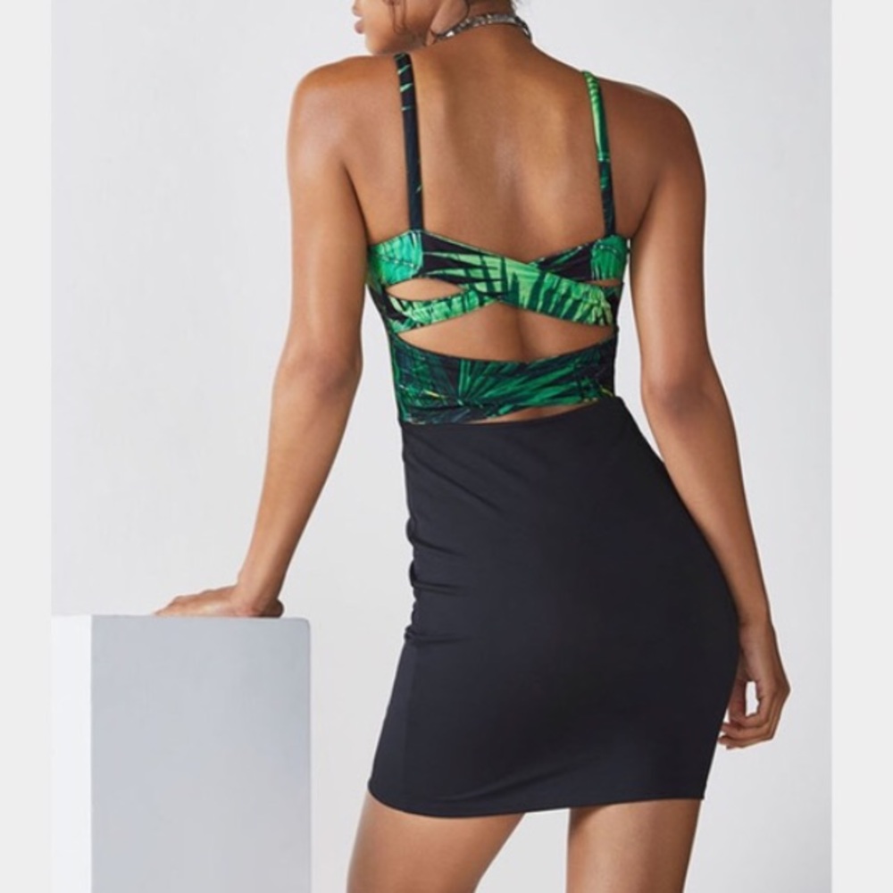 NWT Fabletics Malindi Dress- perfect for SB 2017!