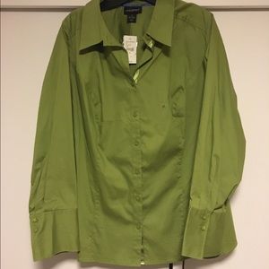 Great green button down shirt with spandex
