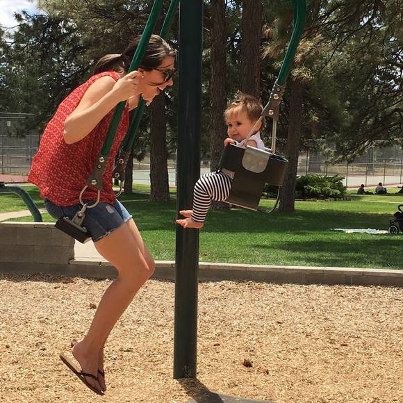 Hi! I'm Stefanie 👋🏼 - Picture 2 of 4