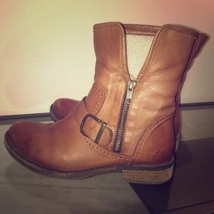 ALDO leather + faux fur ankle boot (7.5/8)