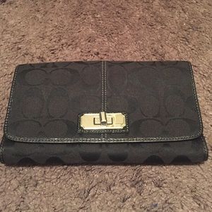 Authentic coach trifold checkbook wallet