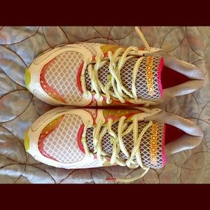 New balance running shoes