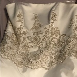 Size 10 wedding dress never worn
