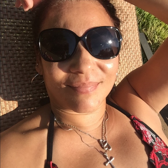 Meet your Posher, Patricia - Picture 5 of 5