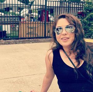 Meet your Posher, Yolanda