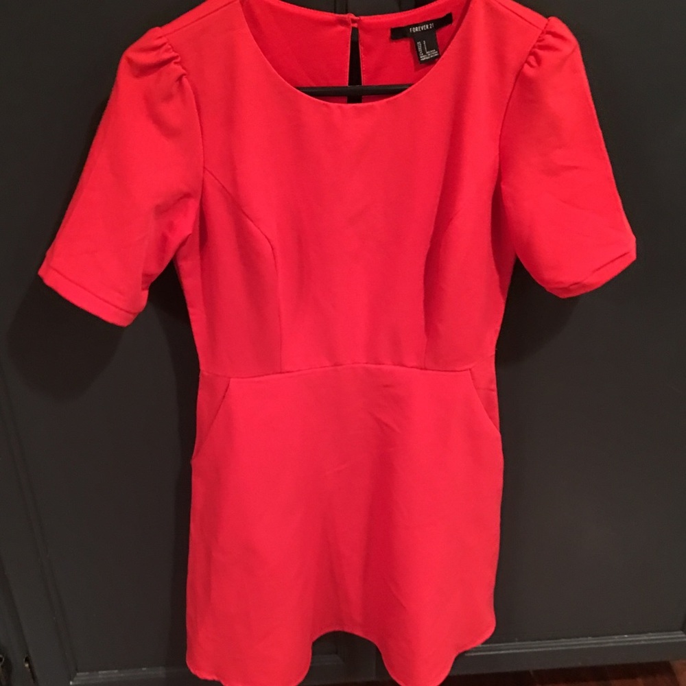 Valentine's Day stunner!Flattering, cozy red dress