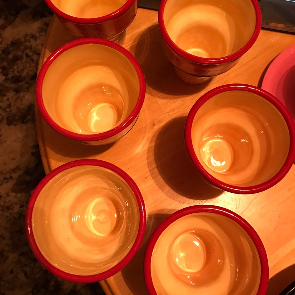 6 ice cream cone deep dish bowls NO TRADES