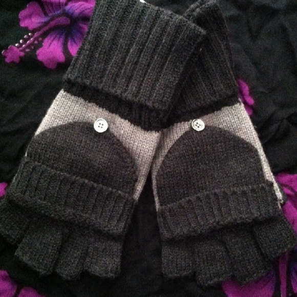 Calvin Klein Fingerless-Flip Top Grey Gloves - NWT - Picture 3 of 4