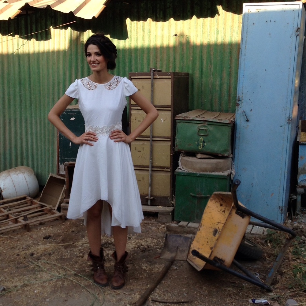 Midi Dress w/ Cutout Guipure Lace Collar - Picture 1 of 3