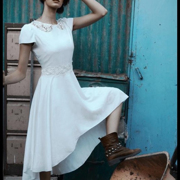 Midi Dress w/ Cutout Guipure Lace Collar - Picture 2 of 3