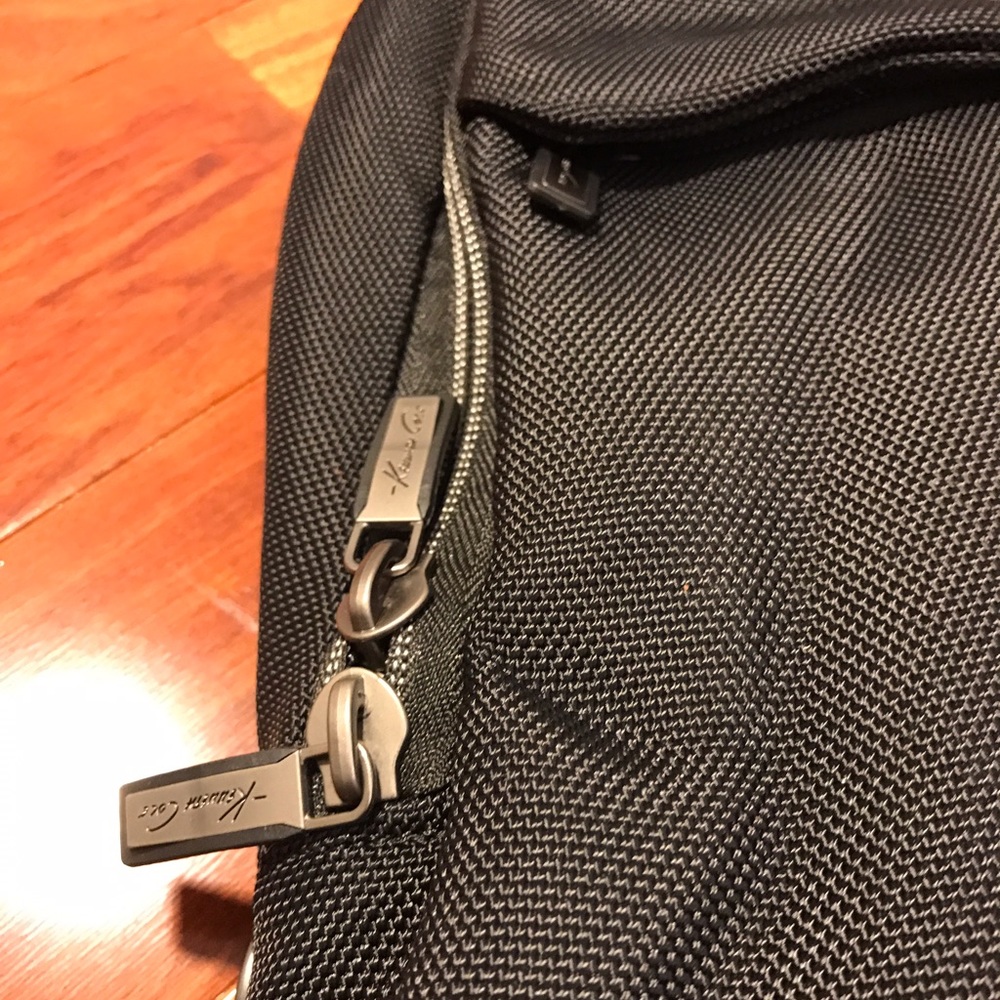 Kenneth Cole IPad backpack - Picture 4 of 4