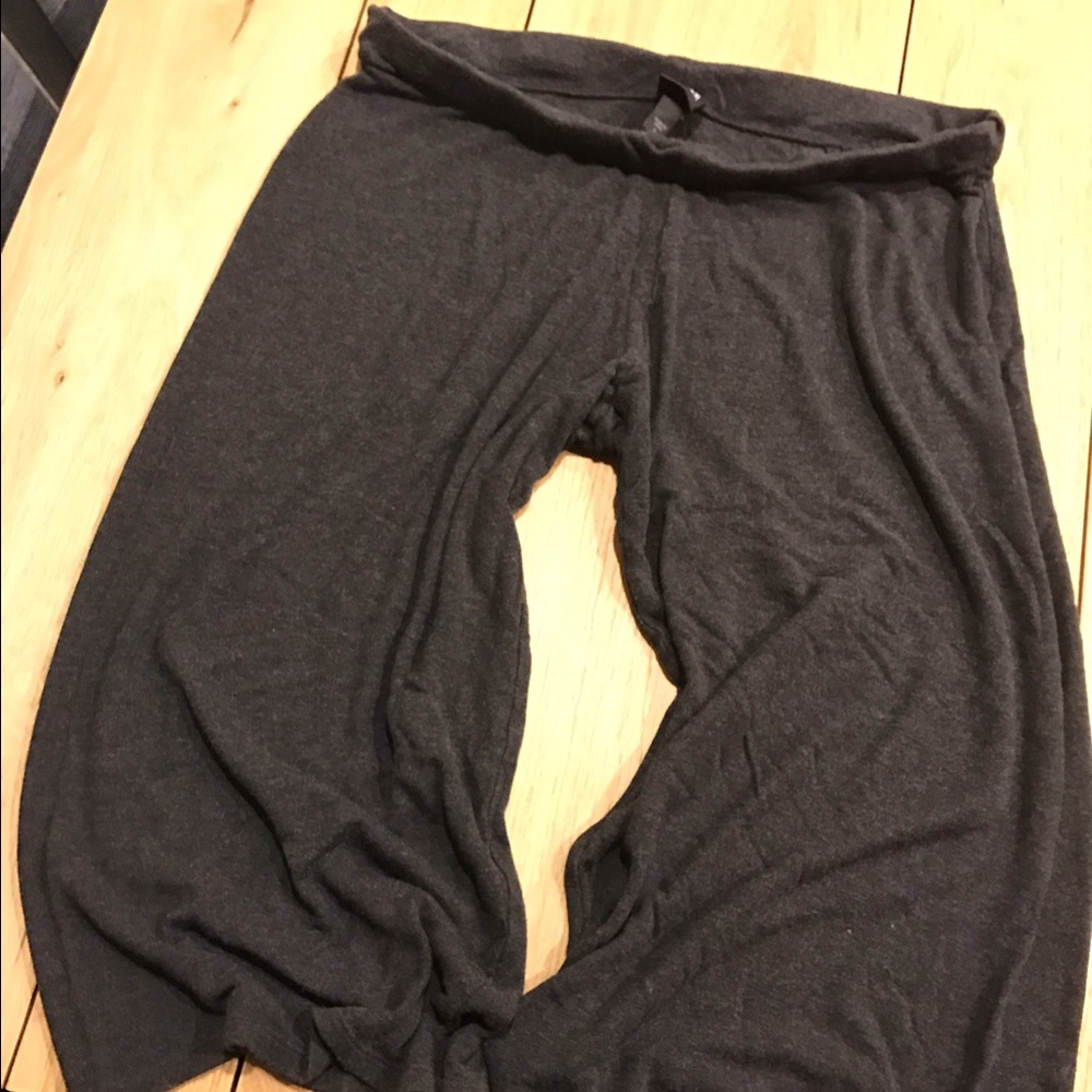 Eileen Fisher Grey Gaucho Yoga Pants, Large