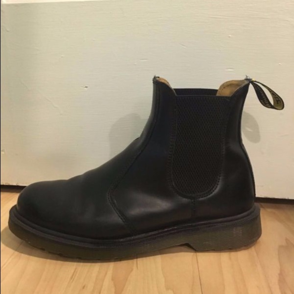 Men's Dr. Martens 2976 Chelsea Boots. US Men's 7