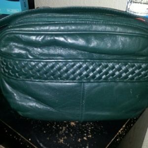 Meet your Posher, Claudia