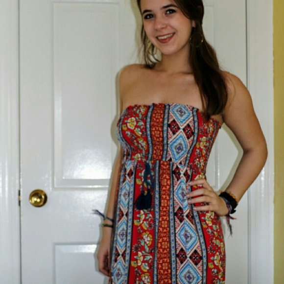 Vibrant Strapless Maxi - Picture 1 of 4