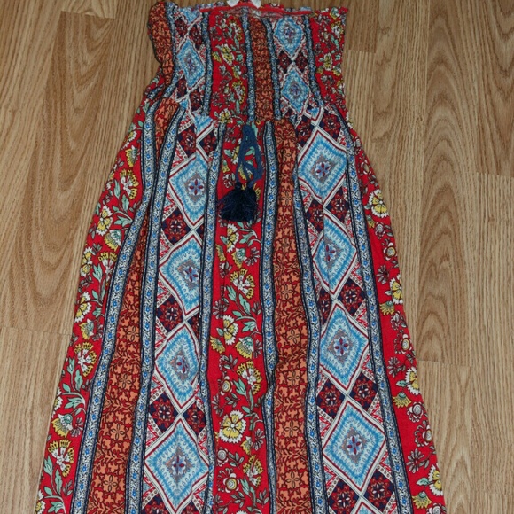 Vibrant Strapless Maxi - Picture 2 of 4