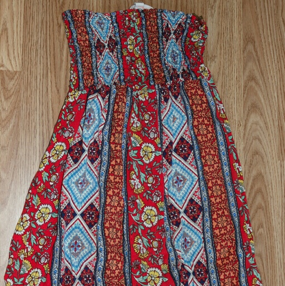 Vibrant Strapless Maxi - Picture 3 of 4