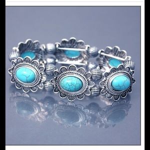 Antiqued Silver and Turquoise Stretch Bracelet 8"