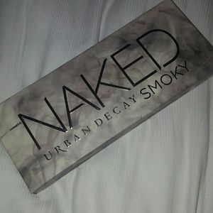 Urban Decay Smoky Palette