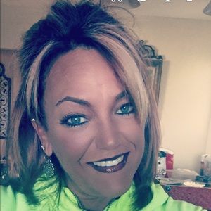 Meet your Posher, Monica