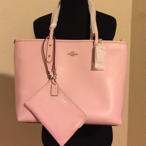 Coach pink zip tote & wristlet set