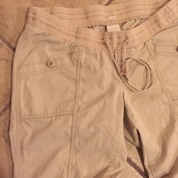 Old Navy Pants - Maternity khaki adjustable pants size medium Old Navy Pants - Maternity khaki adjustable pants size medium