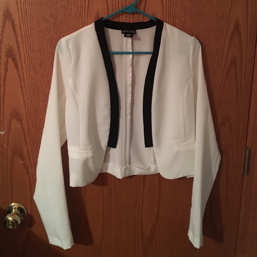 Crop blazer