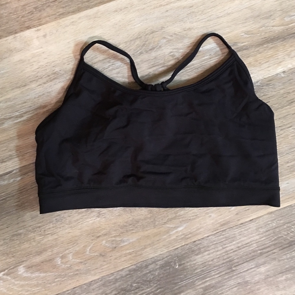🆕Fabletics criss-cross sports bra
