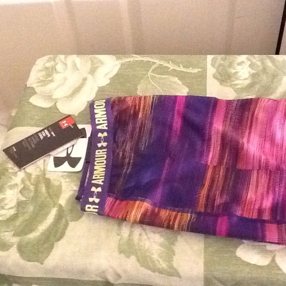 under Armour capri's *** SEE DESCRIPTION *** - Picture 1 of 4