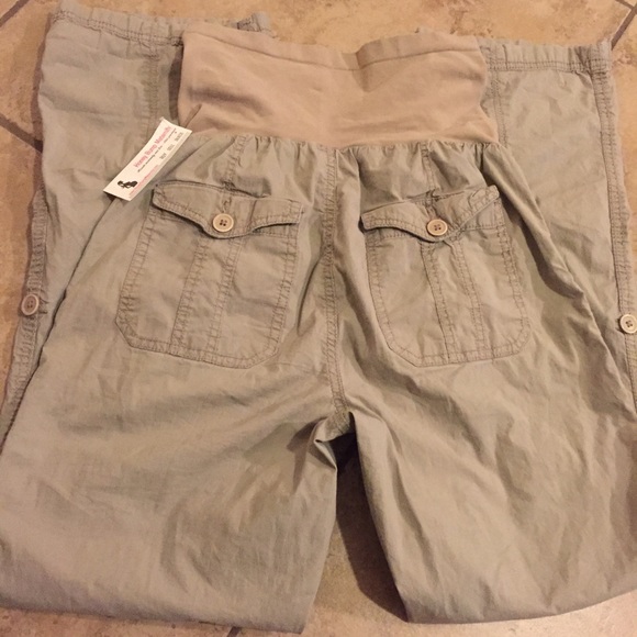 Oh Baby by Motherhood Pants - π Maternity khaki pants size medium + FREE GIFT Oh Baby by Motherhood Pants - π Maternity khaki pants size medium + FREE GIFT