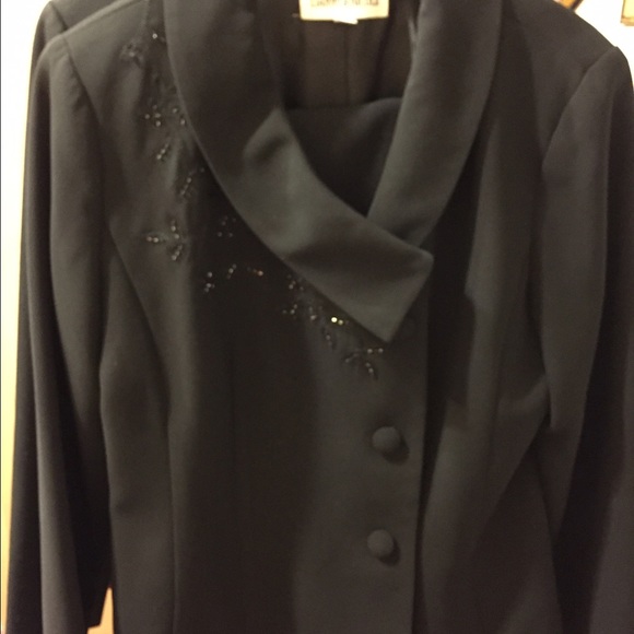 Fancy suit - Picture 1 of 3